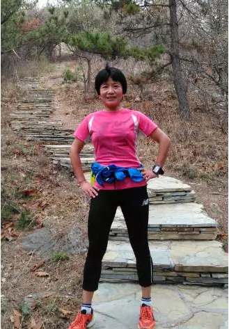 孟文

职业：物业管理师 
跑龄：9年
全马次数：58次 
个人最好成绩：3:20:25