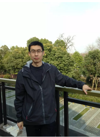 樊建斌

职业：中科院理化所职员
跑龄：20余年
个人最好成绩：3:23:19