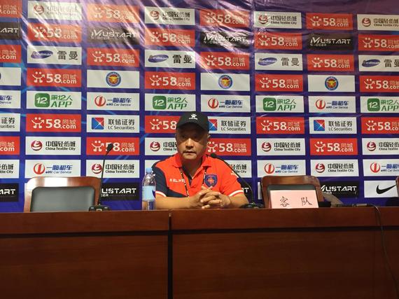 殷铁生出席发布会