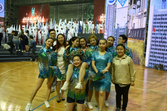 南京林业大学参与排舞的同学们