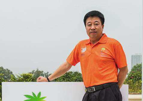 海南省文化广电出版体育厅群体处副处长、海南公开赛执委会副秘书长肖建平