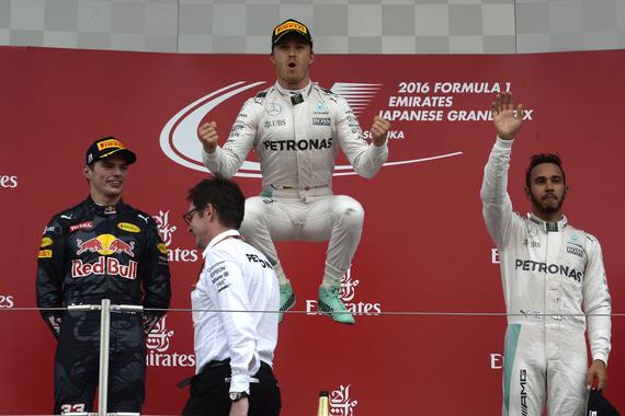 罗斯伯格霸气庆祝日本站获胜