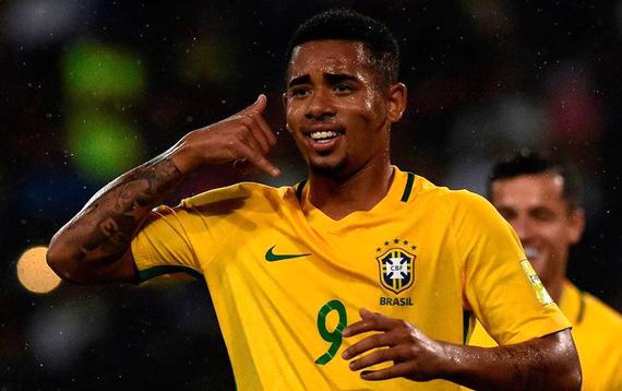 热苏斯庆祝进球