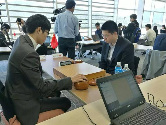 中韩焦点战范蕴若胜李东勋