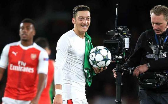 厄齐尔帽子戏法，阿森纳6-0大胜