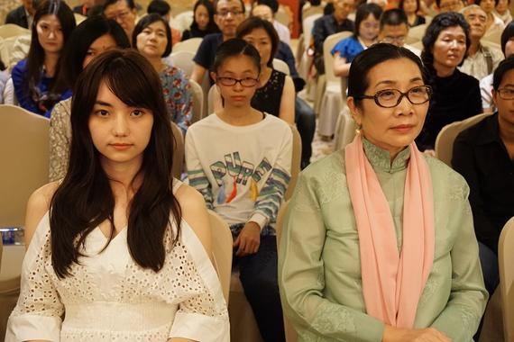马小曼女士和黑嘉嘉