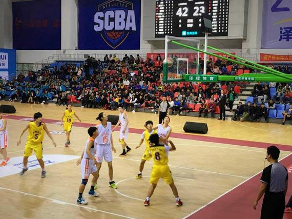 上海体育学院女篮战胜山东体育学院夺冠