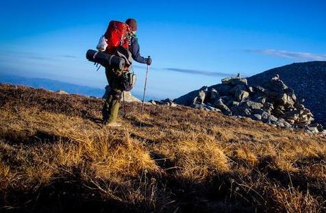 驴友穷游缺钱盗电缆 打车作案被出租司机举报