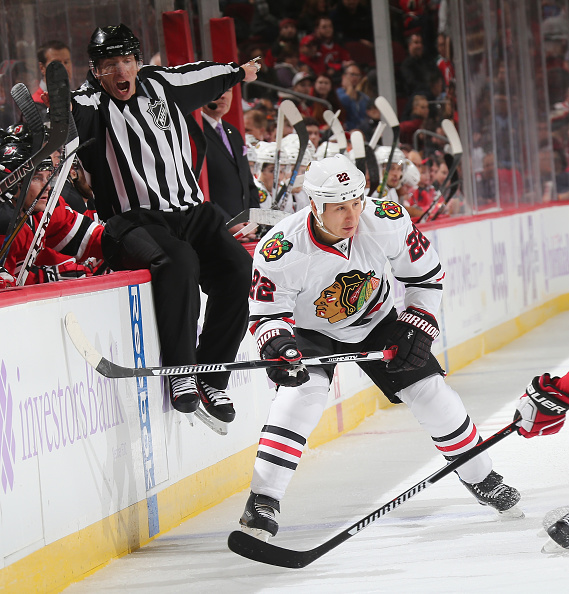 芝加哥黑鹰险胜