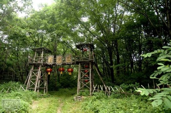 玉泉狩猎场位于阿城区玉泉镇东北4公里处.