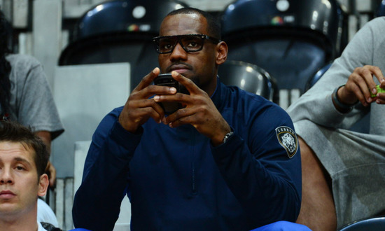 詹皇：哎呀，又没wifi了