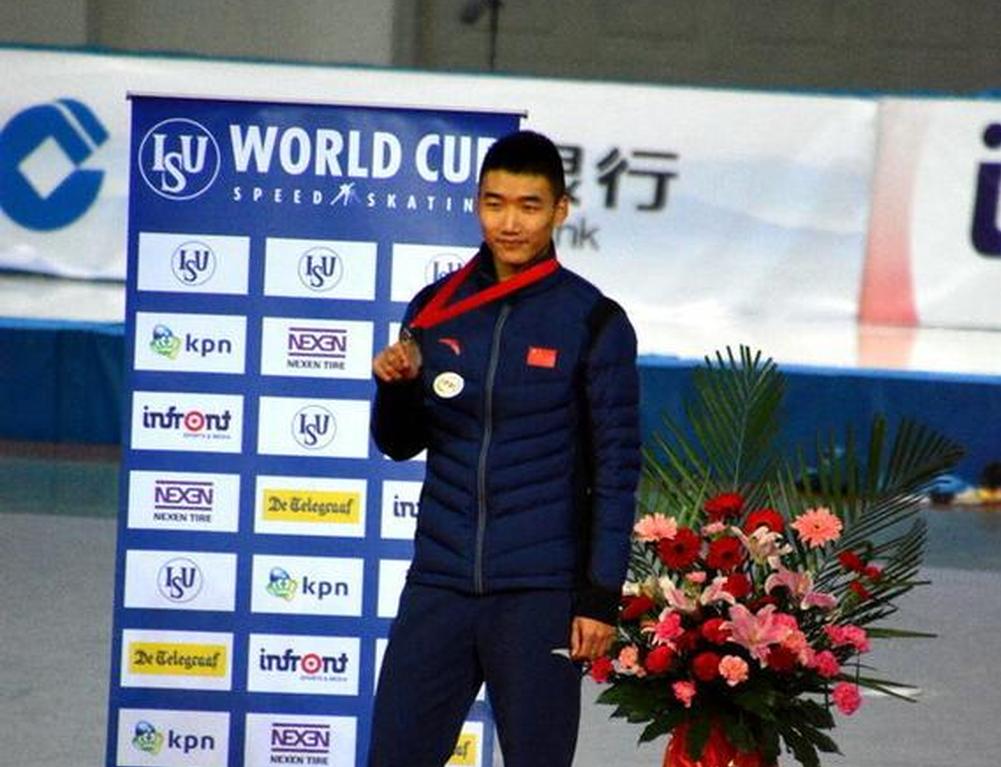 高亭宇500米摘银