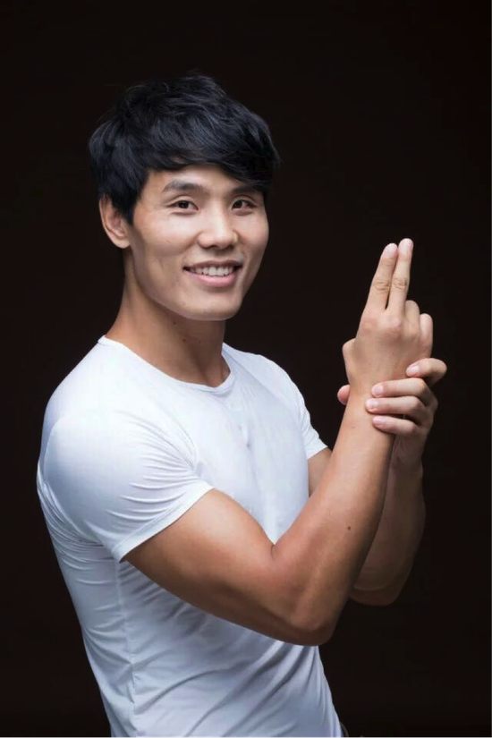 巅峰对决一争高下 一龙方便王洪祥百姓英雄约架