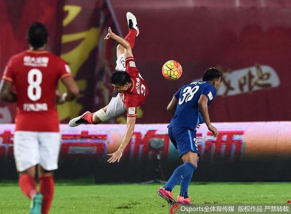 足协杯首回合出现了多次争议判罚