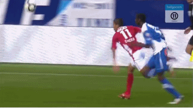 卡塞拉坦言差点被踢死