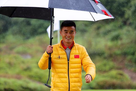 张蕙麟领先冲冠