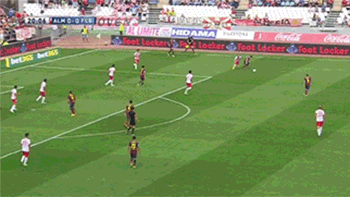 绝大多数情况下“兜”是用脚内侧大力击球的脚法