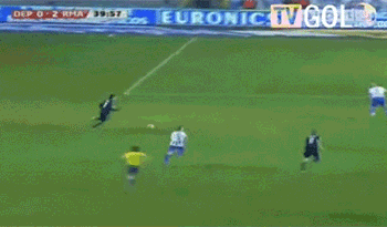 推，是指用脚弓处理球。