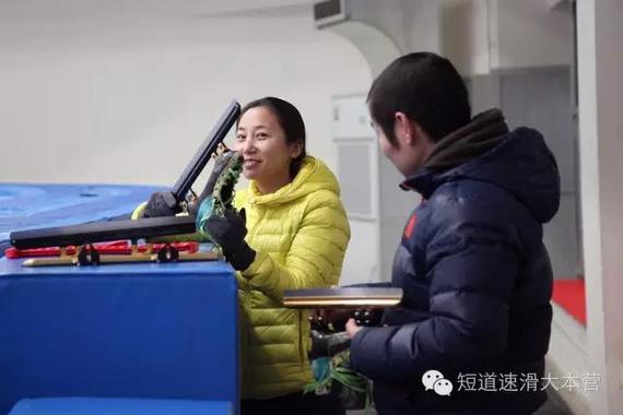 李琰
