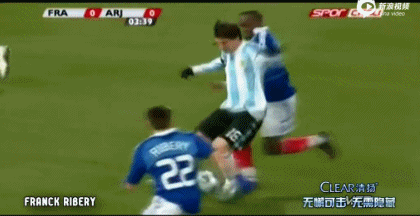 梅西戏耍众球星犯罪瞬间c罗也成陪衬gif