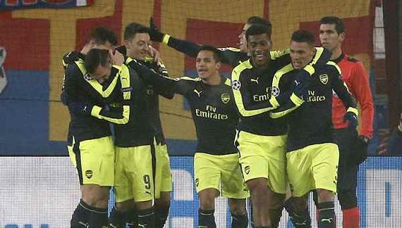 新援帽子戏法，阿森纳4-1夺头名出线