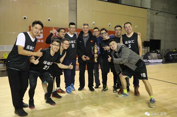 北京航空航天大学MBA队折桂