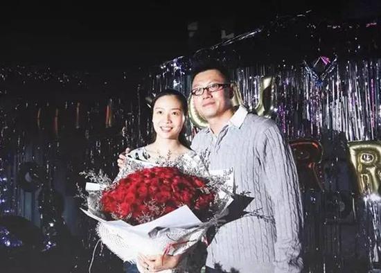 姚迪爆料袁灵犀求婚细节为魏秋月戴上两戒指