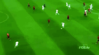 及时向中路的转移球