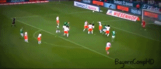 从禁区内的解围到快速反击得分