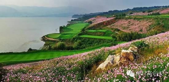 昆明春城湖景球场