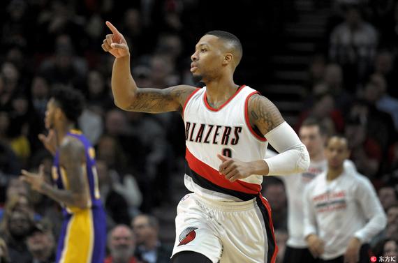 利拉德复出贡献21分5板10助