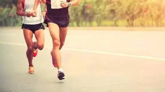 能跑马拉松就能玩铁三？