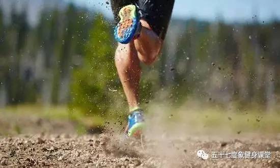 很多人跑步之前没有掌握跑步减肥的正确方法，不做拉伸运动