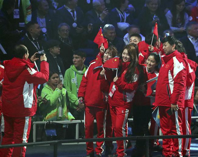 中国代表团入场