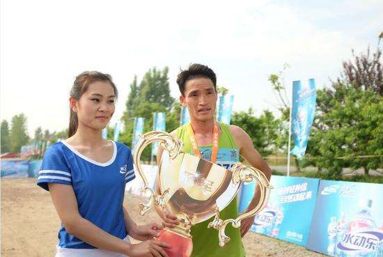 什么才是长跑最佳岁数，一年跑18场运动员是否担心受伤？