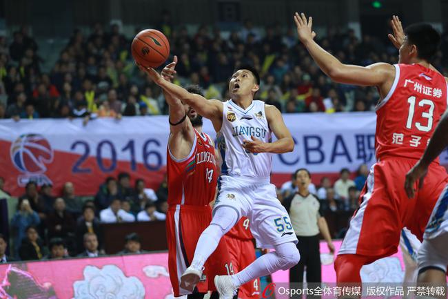 江苏队主场击败广州