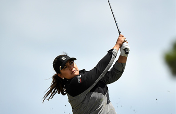 美国选手莉泽特-萨拉斯领先冲冠