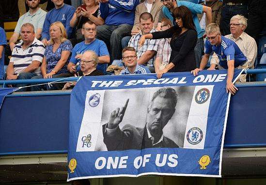 本赛季穆帅的回家之旅，球迷阵营发生分裂