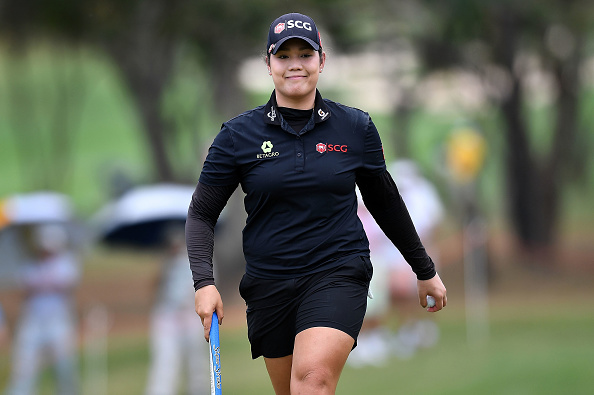 本土作战的阿瑞雅领先首轮