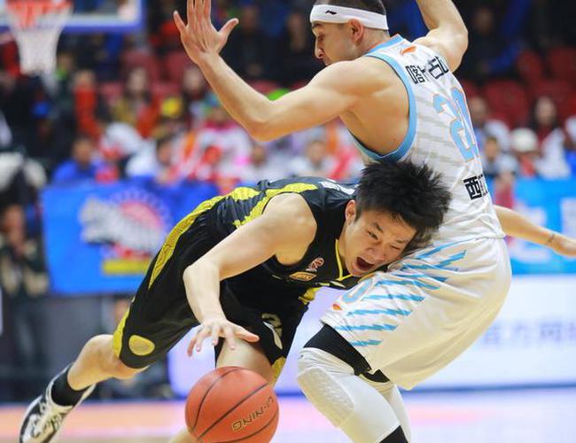 小丁奋力突破严防