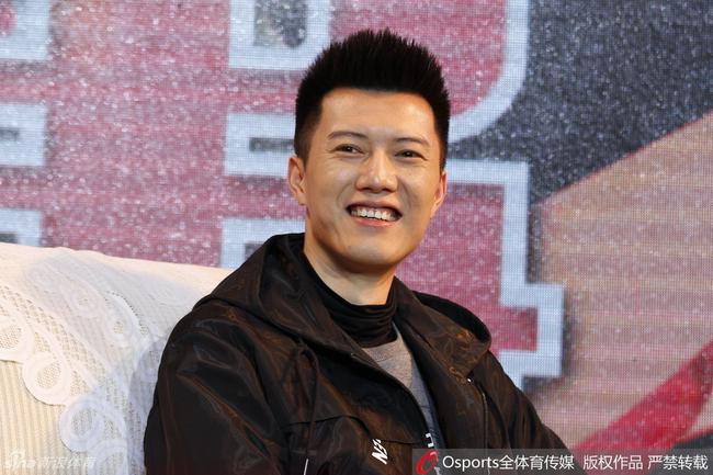 反串!张晨变身惠若琪 替补妹妹成南方队外援|gif_手机新浪网