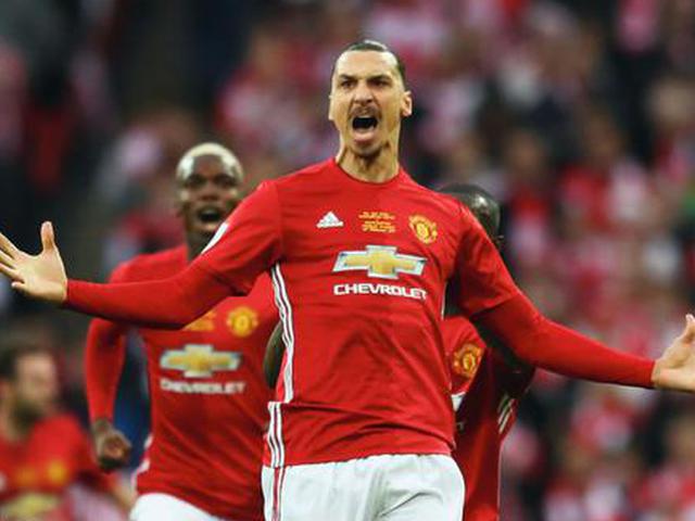 伊布帮助曼联拿下联赛杯