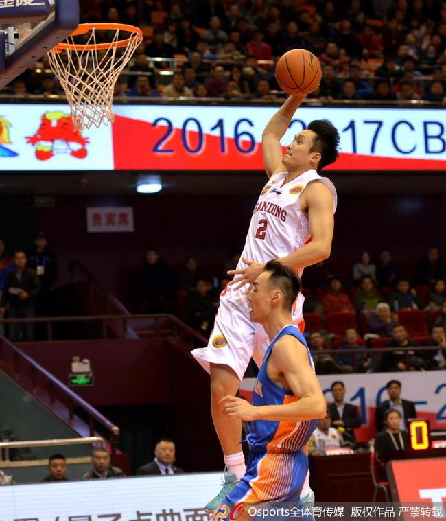 丁彦雨航当选常规赛MVP