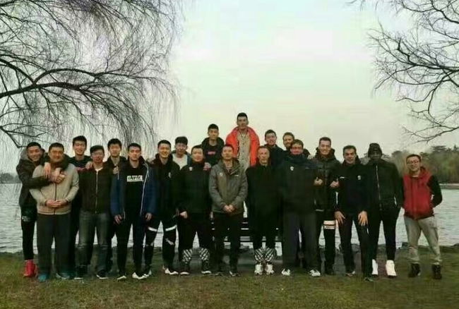 辽宁队游西湖