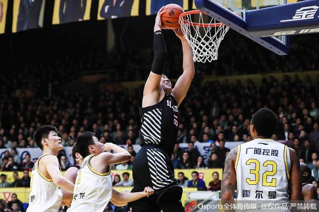 压迫压迫再压迫！今晚辽宁全队如嗜血一般