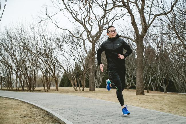 能量环跑鞋也是安踏跑步目前最为重要的核心产科技。