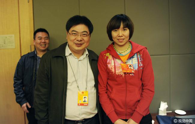 两会上的李晓霞