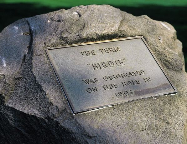 术语‘小鸟球’来源纪念牌匾