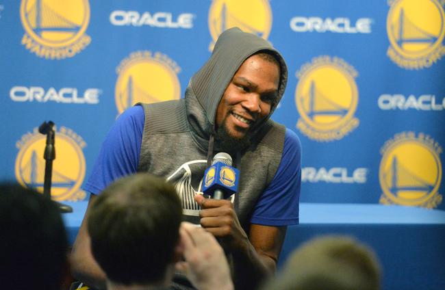 他已经能够在单车上做些康复