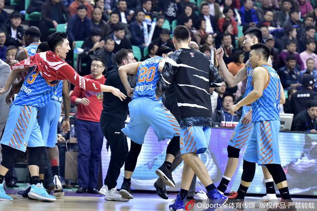 新疆队客场战胜了强敌辽宁